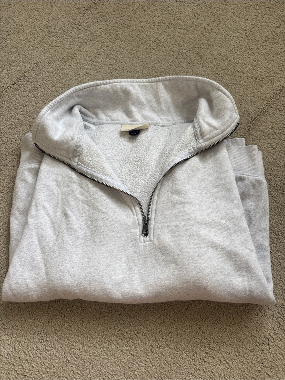 Universal Thread Women's Light Gray Zip-Up Quarter Sweater